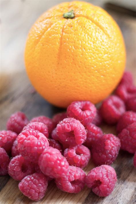 Orange and raspberry - The fruity effervescence conveys a subtle sweetness to enhance the sparkle while keeping the palate fresh and light. Pair with rich, complex foods from red meat dishes to cheesy pasta. Nutrition information. Per Serving 1 can (330 mL) Per serving 1 bottle (500 mL) % Daily Value per 330 mL / 500 mL. Total Fat.